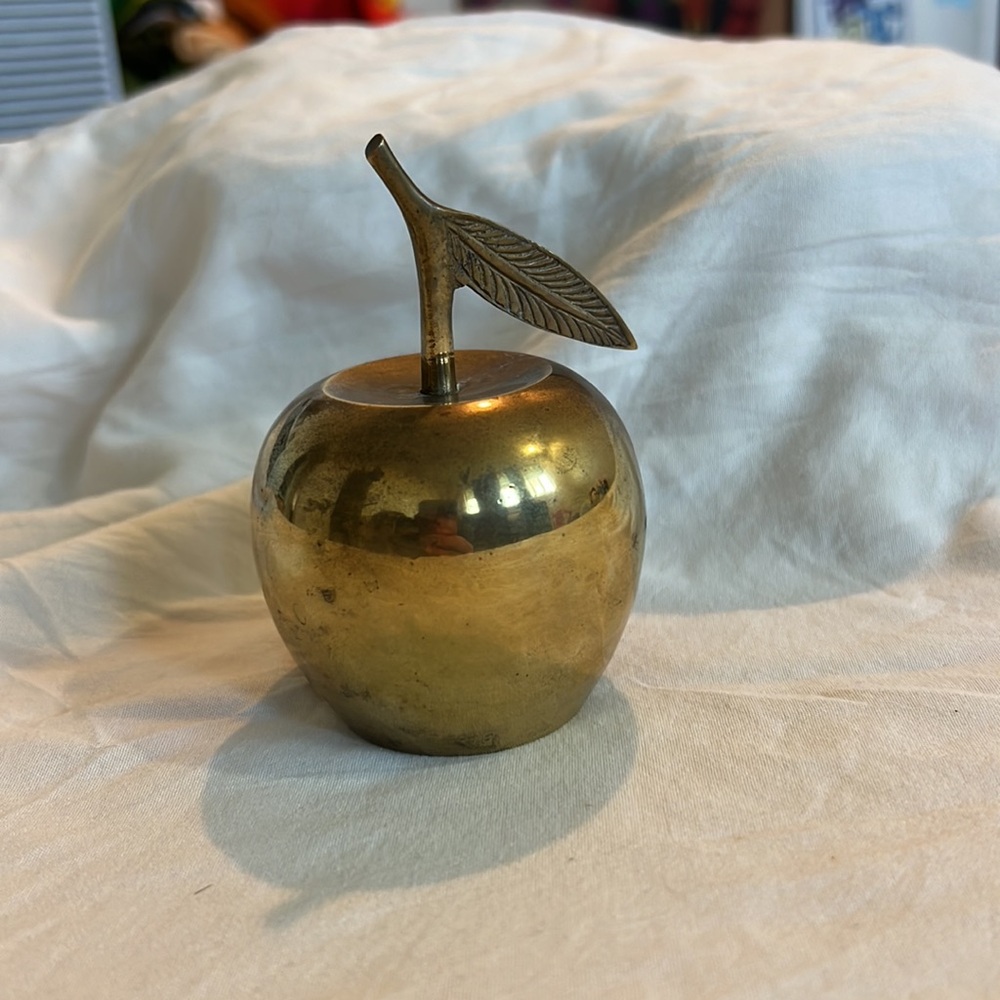 Brass apple bell - Picture 3 of 4